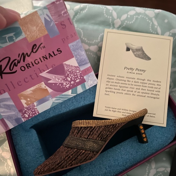 Just the Right Shoe by Raine - Picture 12 of 15